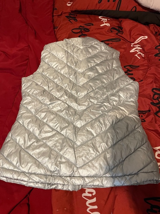 GAP Silver Quilted Puffer Vest - Picture 2 of 2